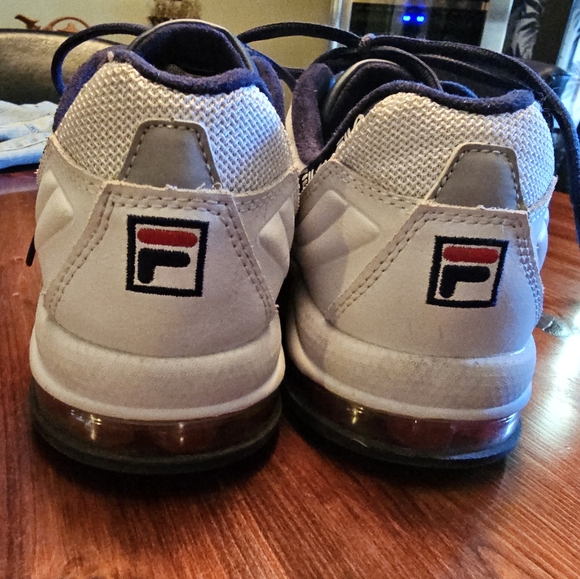 Fila dragster athletic shoes in very good used condition. Size 7.5 - Picture 4 of 9